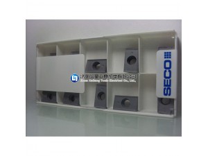 CP500 韧性好的超细颗粒材质等级针对不锈钢进行精加工和半精加工，但是适用性宽泛，还可用于钢件和钛 合金。特别适用于断续切削加工。